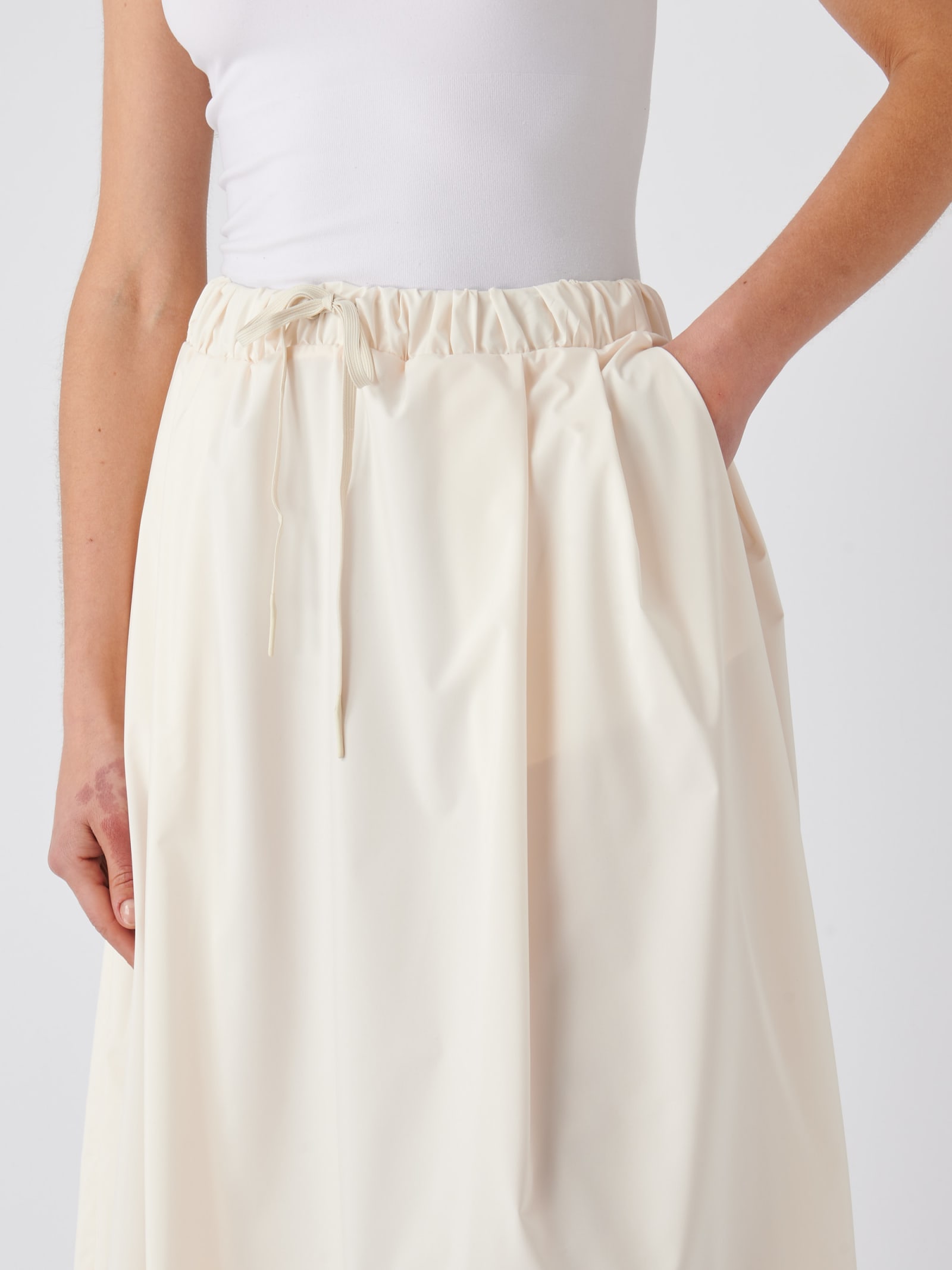Shop Gran Sasso Poliester Skirt In Crema