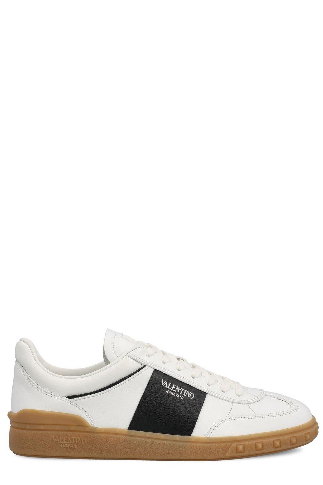 Shop Valentino Garavani Low-top Sneakers In Bianco