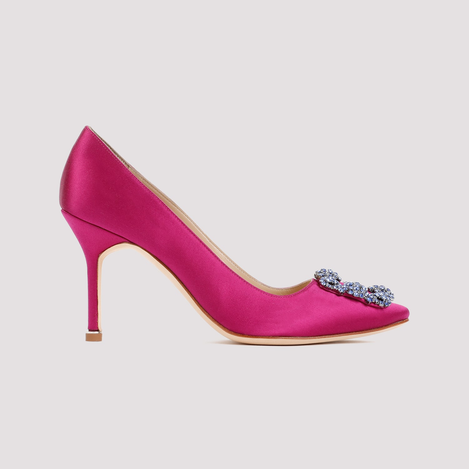 Shop Manolo Blahnik Hangisi 090 Pump In Dpnk