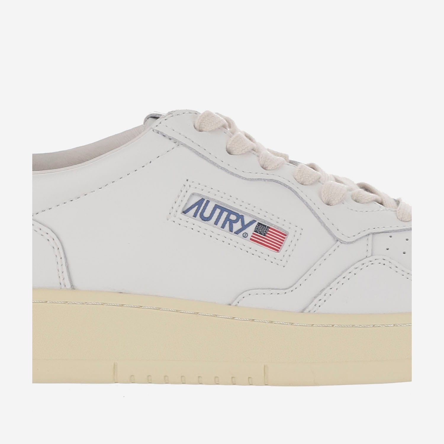 Autry Low Medalist Leather Sneakers In White