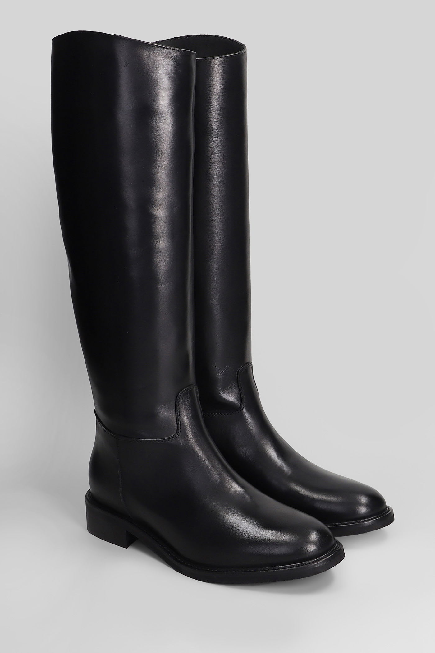 Julie Dee Low Heels Boots In Black Leather In Black