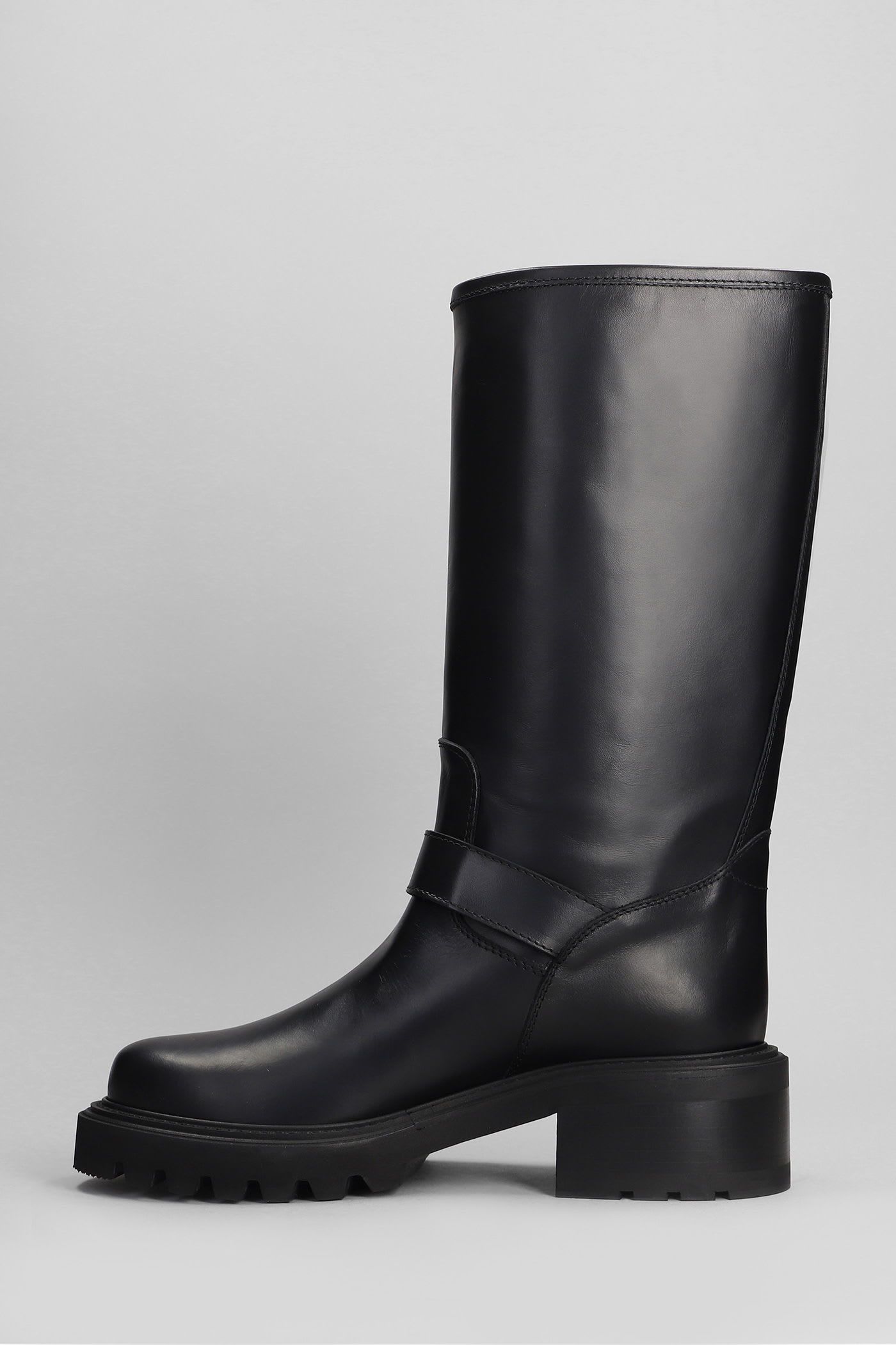 Via Roma 15 Low Heels Ankle Boots In Black Leather In Multi