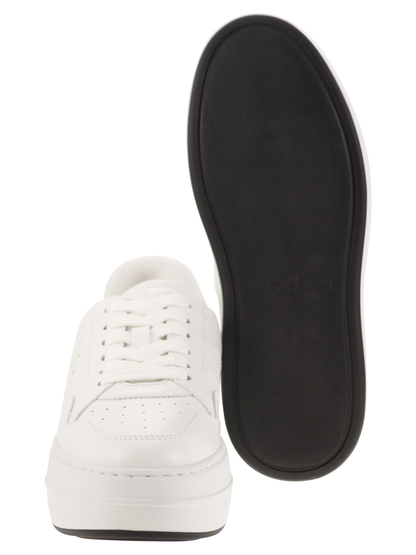 Shop Hogan H670 - Sneakers Skyscraper In White/black