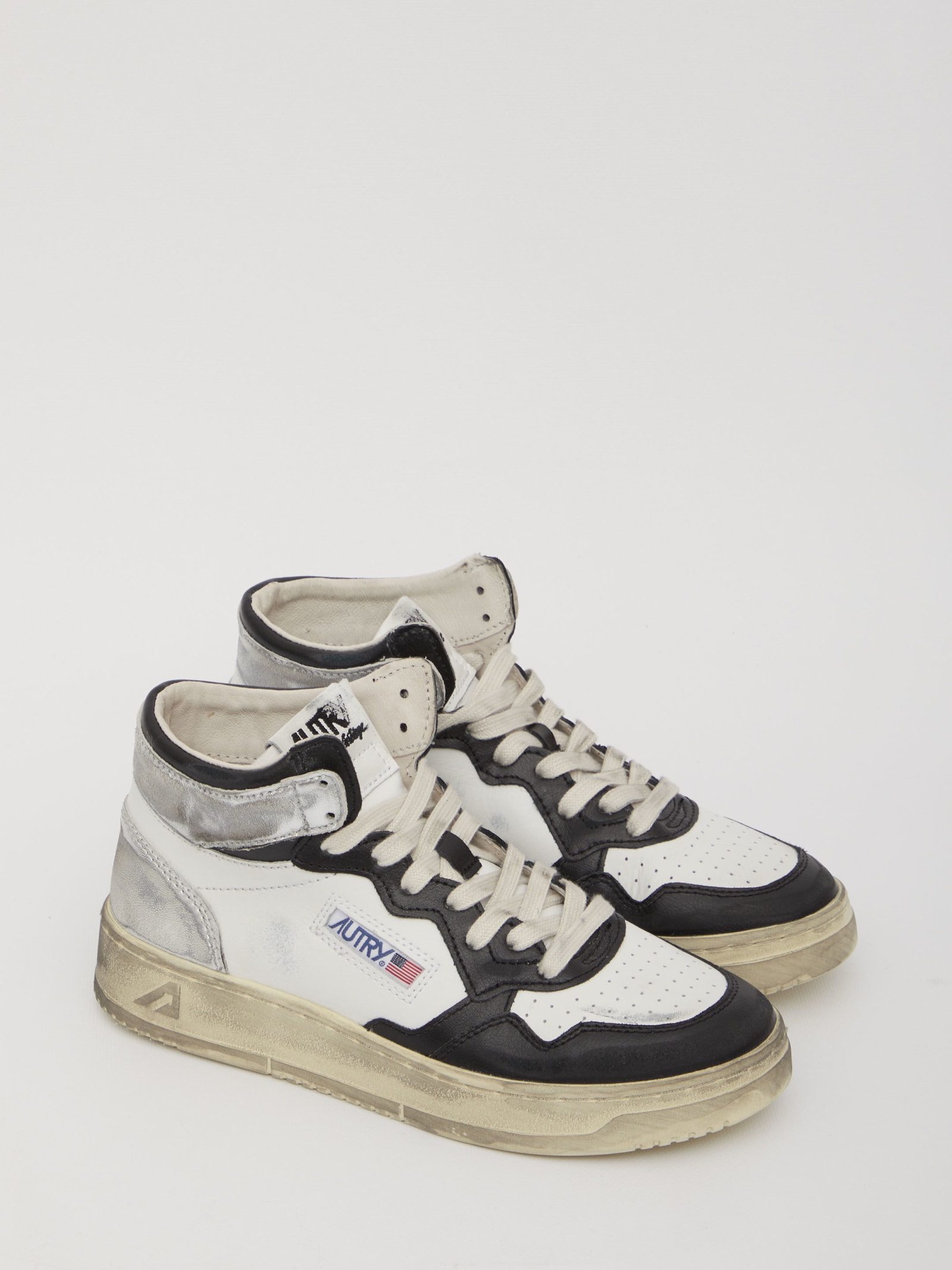 Shop Autry Medalist Mid Super Vintage Sneakers