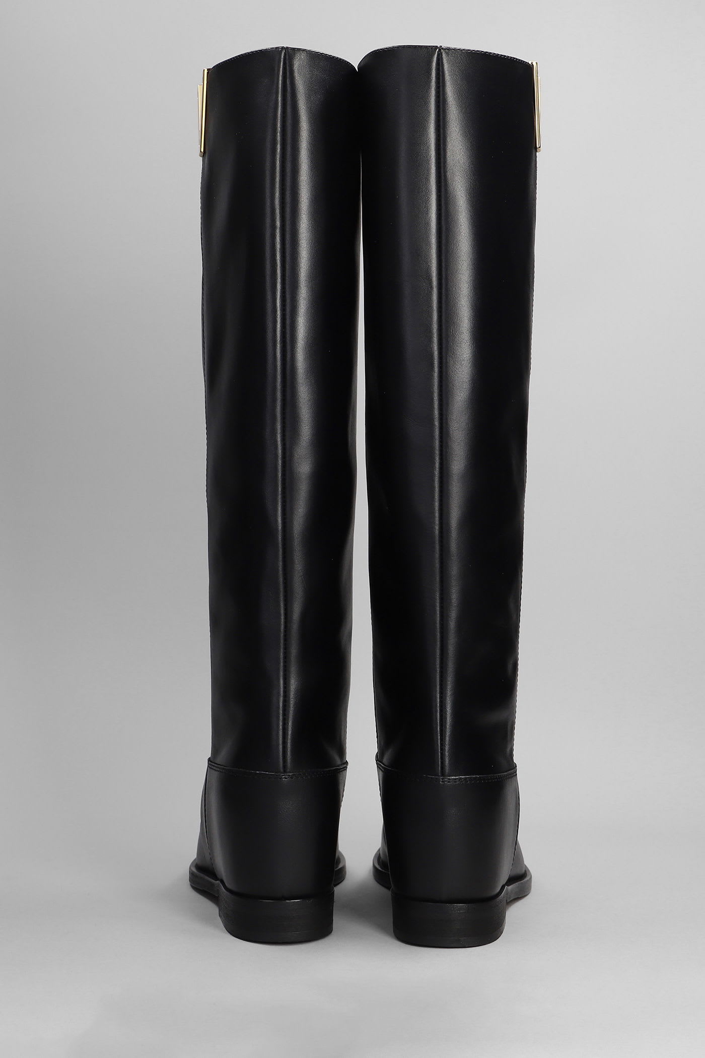 Via Roma 15 Golden V Detailed Boots In Black