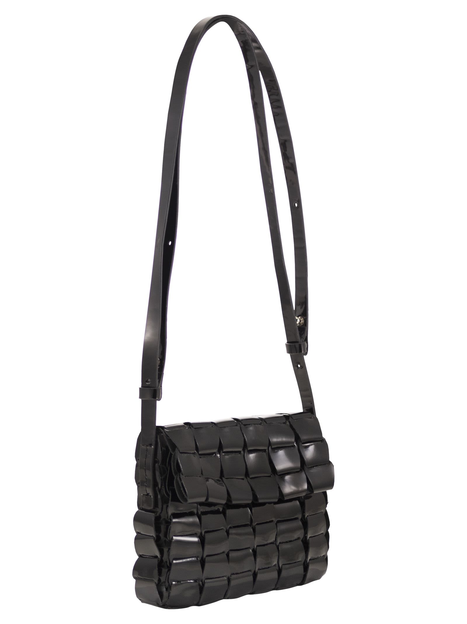 Dragon Diffusion Leather Woven Shoulder Bag In Black