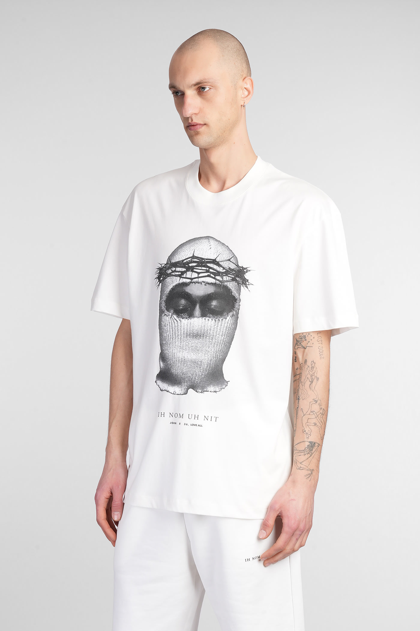 Ih Nom Uh Nit White Newspaper Mask T-shirt In White