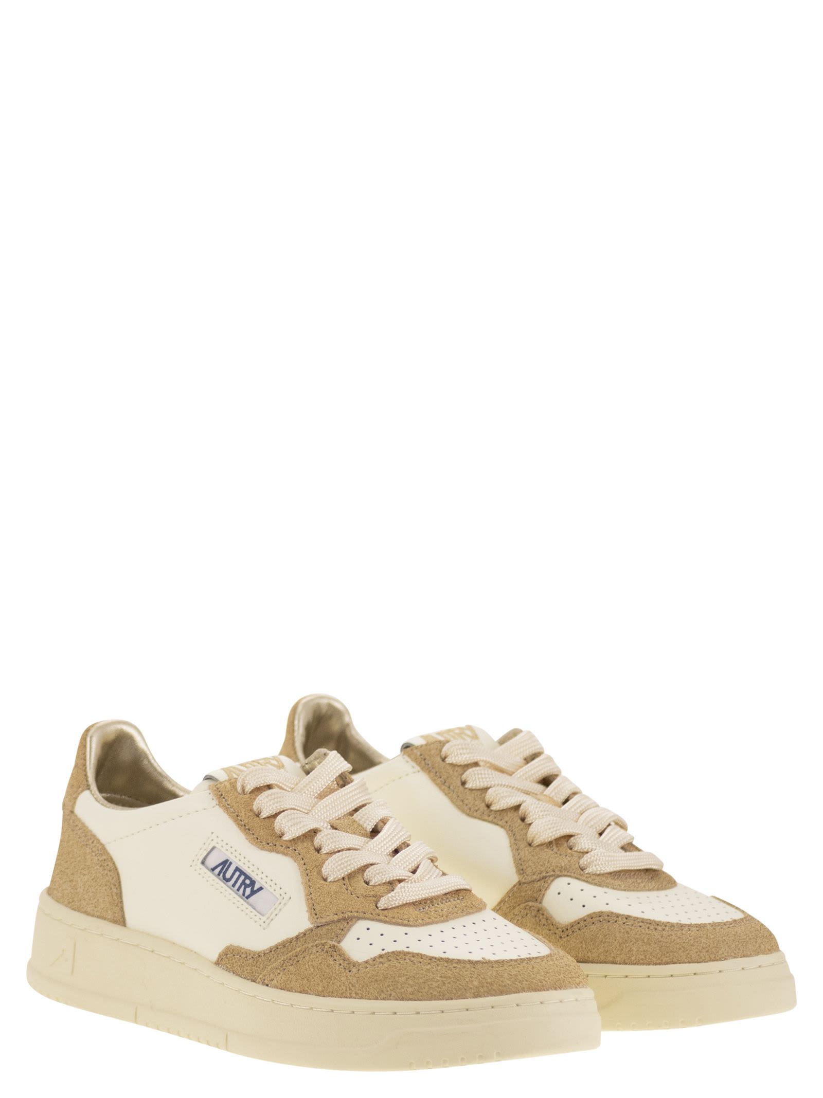 Autry Sneakers Medalist Low In Avory And Gold Leather Glittered In Multi