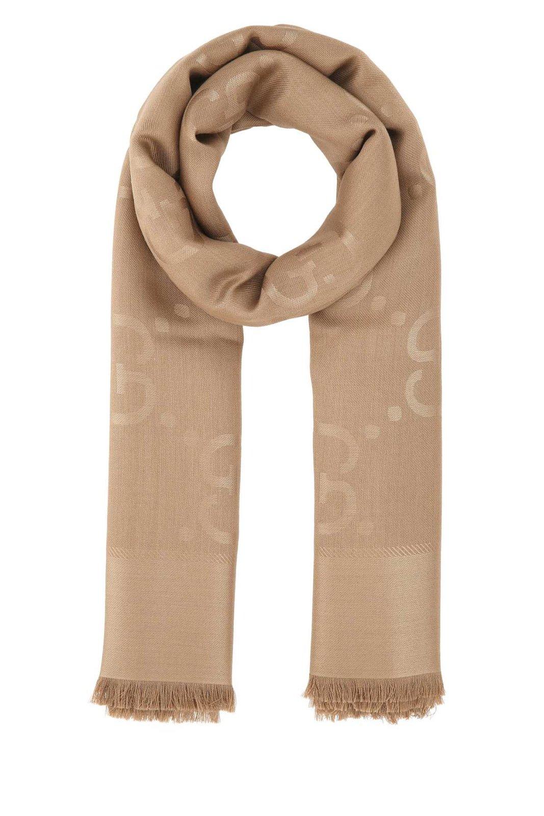 Gucci Gg Jacquard Frayed-edge Shawl In 9800