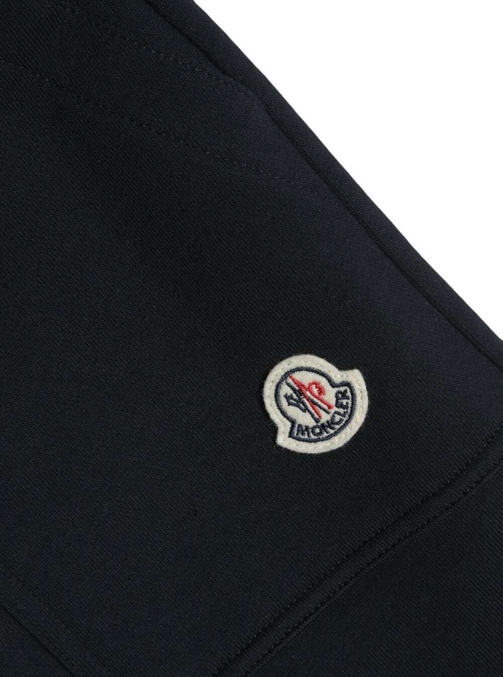 Moncler Bermuda Con Patch Logo In Cotone Blu Bambino In Black