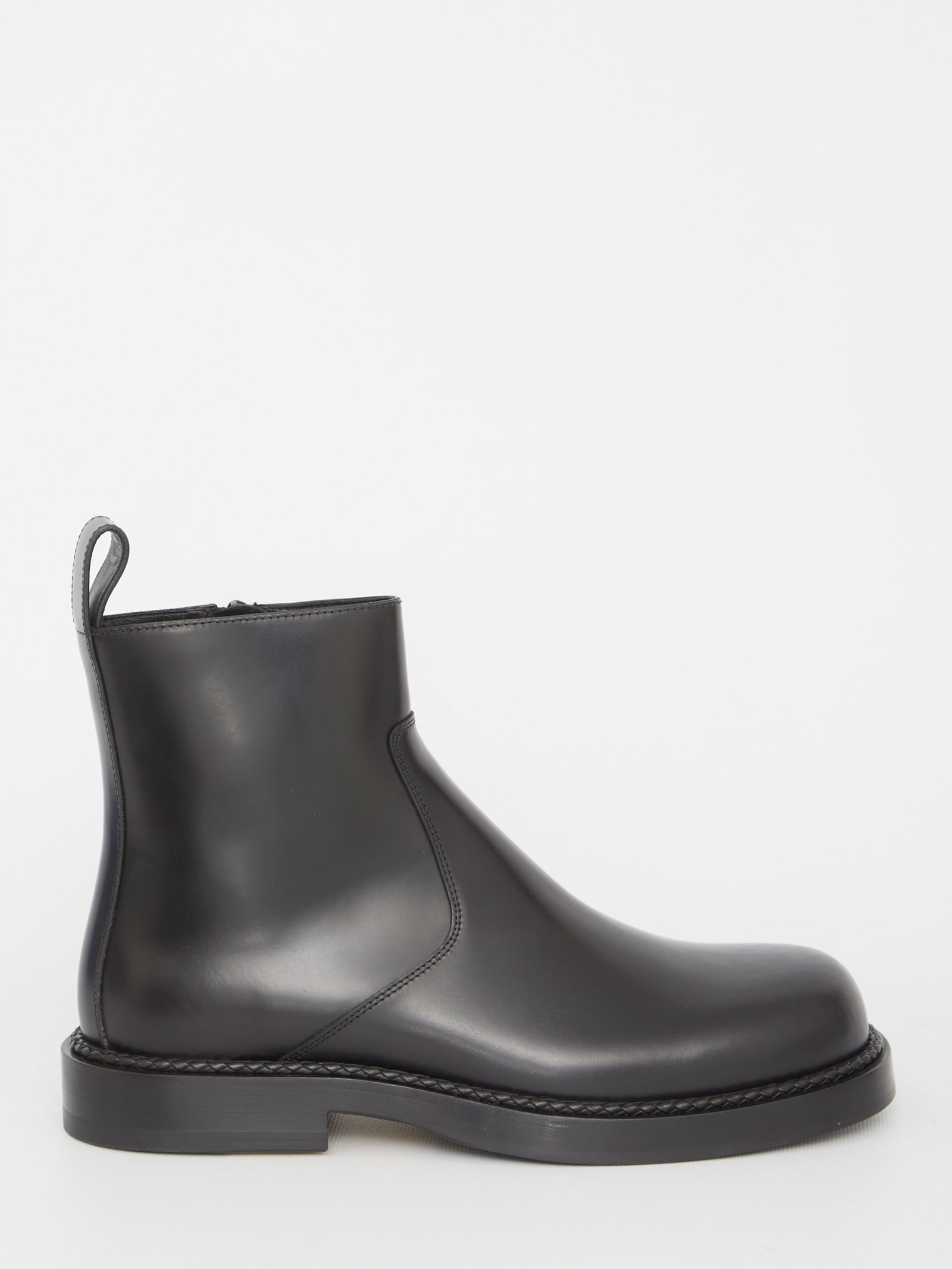 Bottega Veneta Ben Leather Ankle Boots In Black