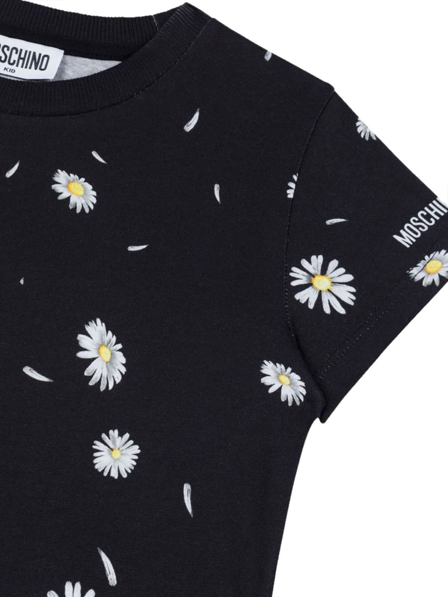 Shop Moschino T-shirt In Black