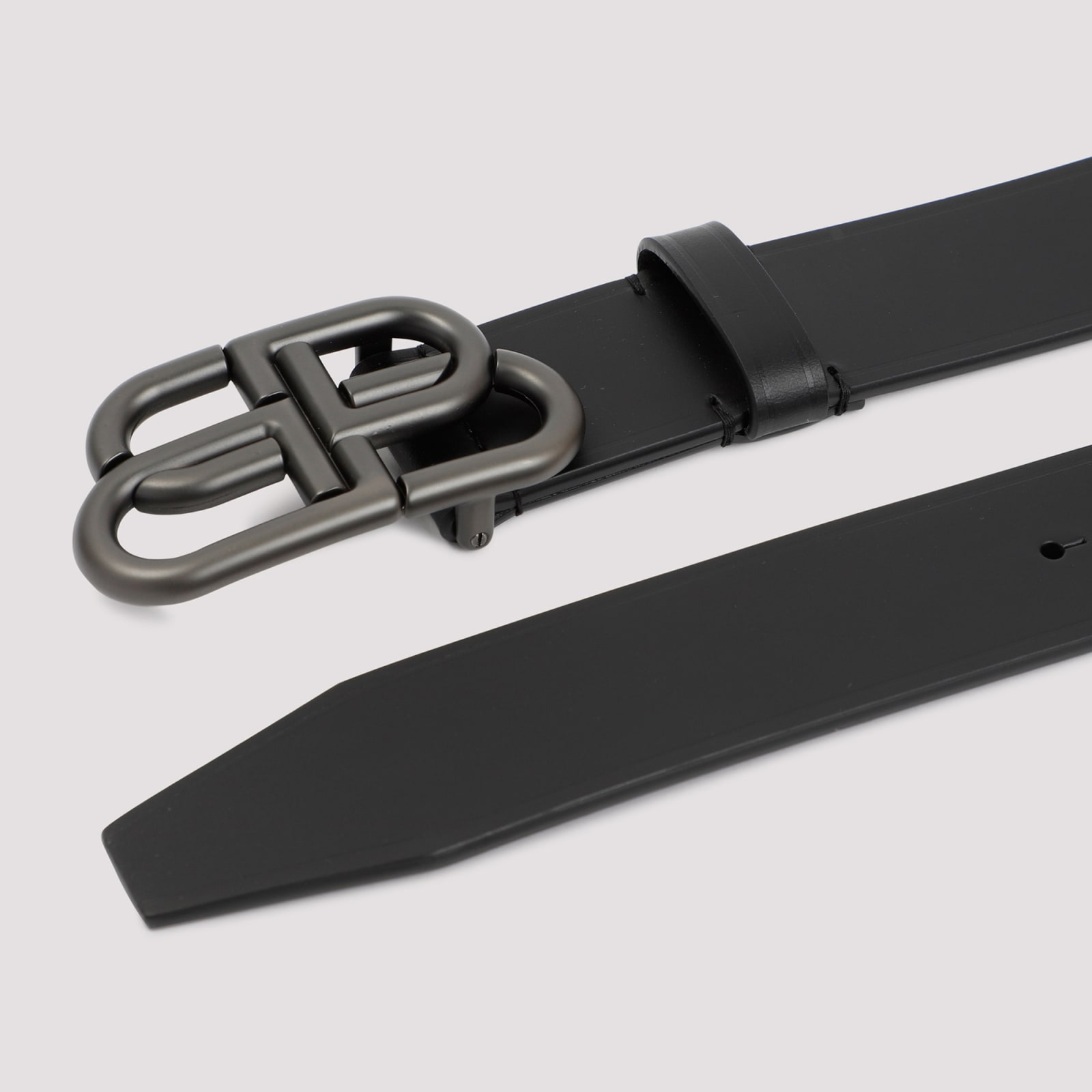 Shop Balenciaga Bb Leather Belt In Black