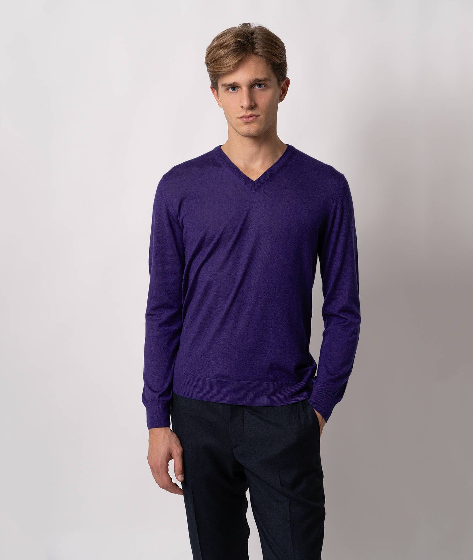 Larusmiani V-neck Sweater Pullman Sweater In Purple