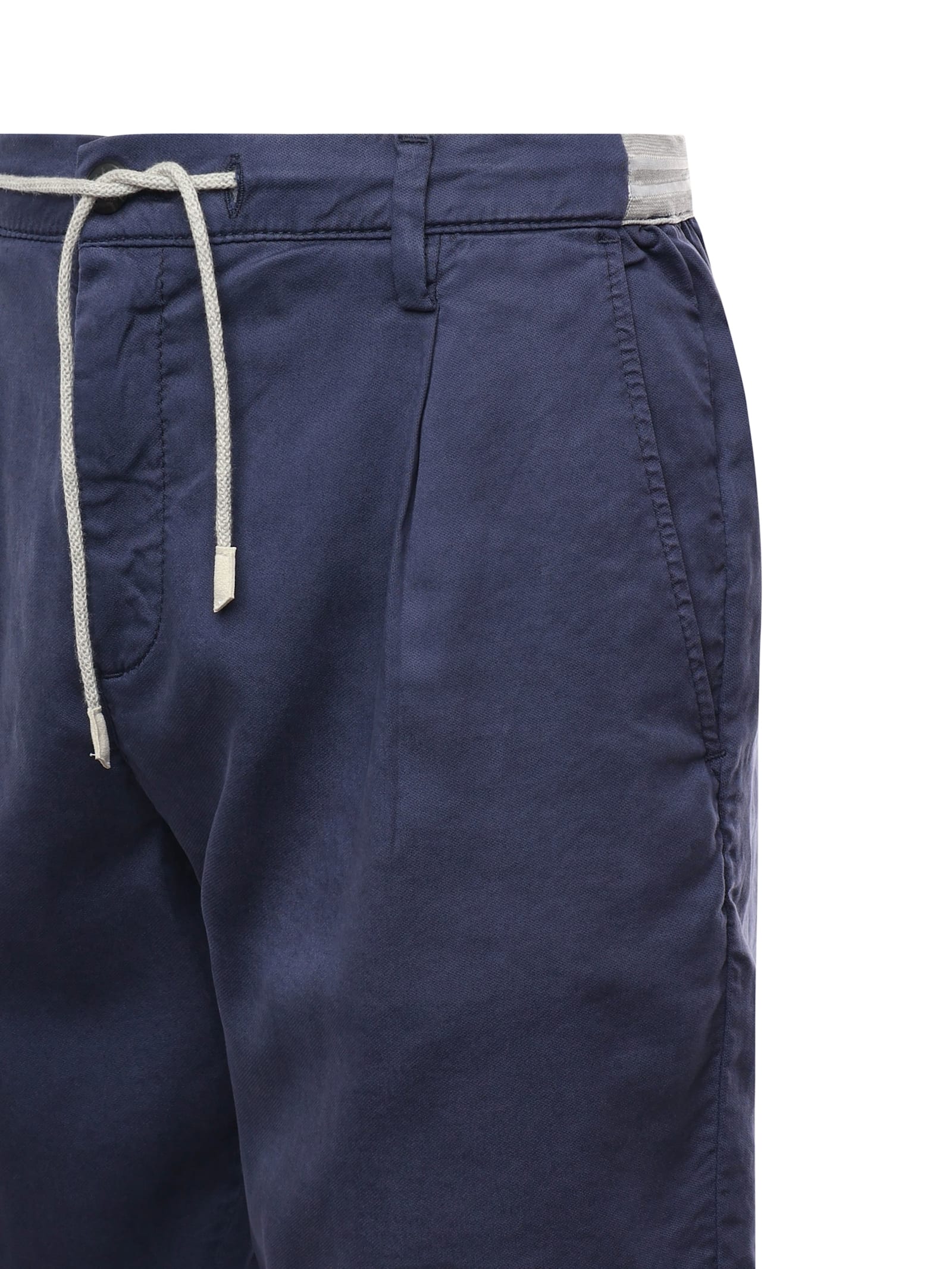 Shop Eleventy Bermuda Jogger In Blue