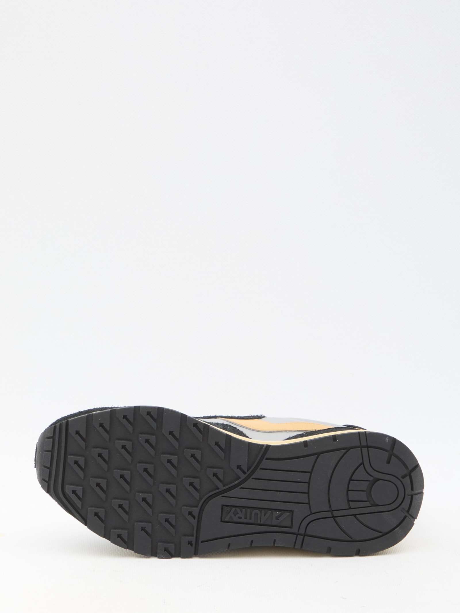 Shop Autry Reelwind Low Sneakers In Black