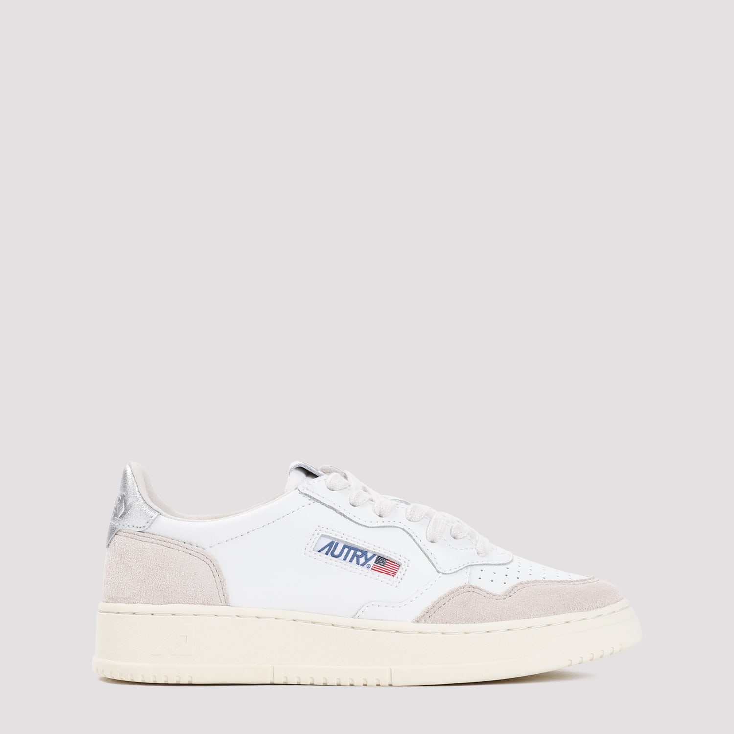 Autry Medalist Low Sneakers In Wht Silver