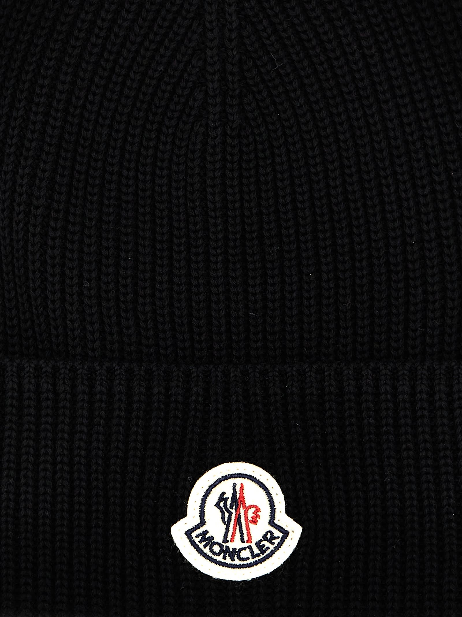 Moncler Logo-patch Knitted Beanie In Black