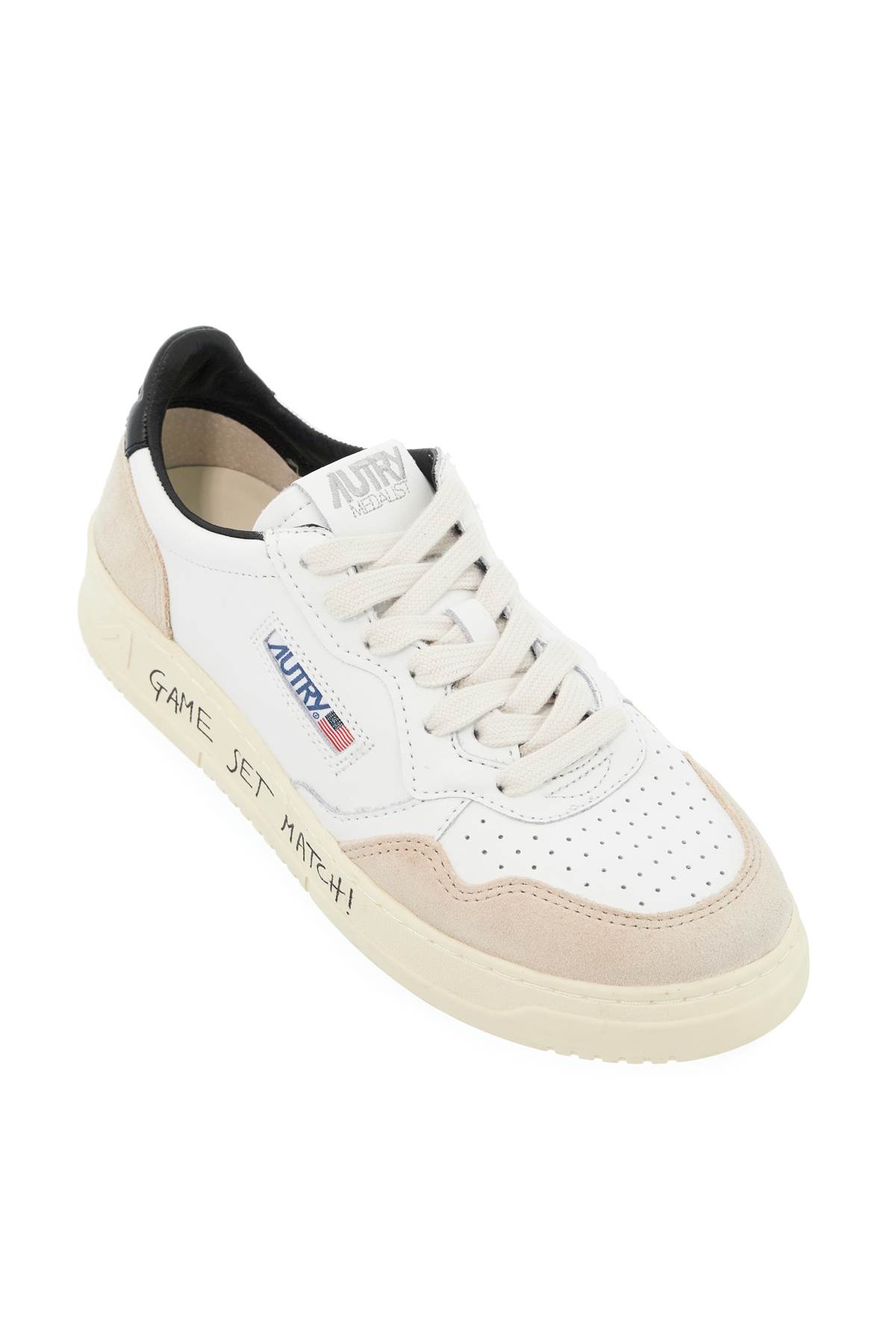 Autry Medalist Leather Low-top Sneakers In Wht Black (beige)