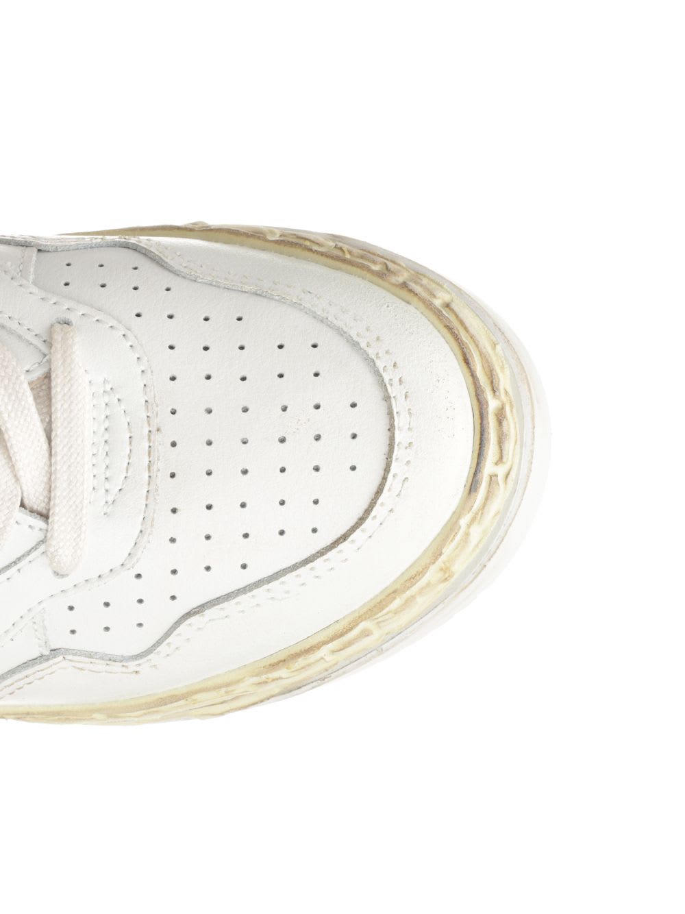 Autry Medalist Low Super Vintage Sneaker In White