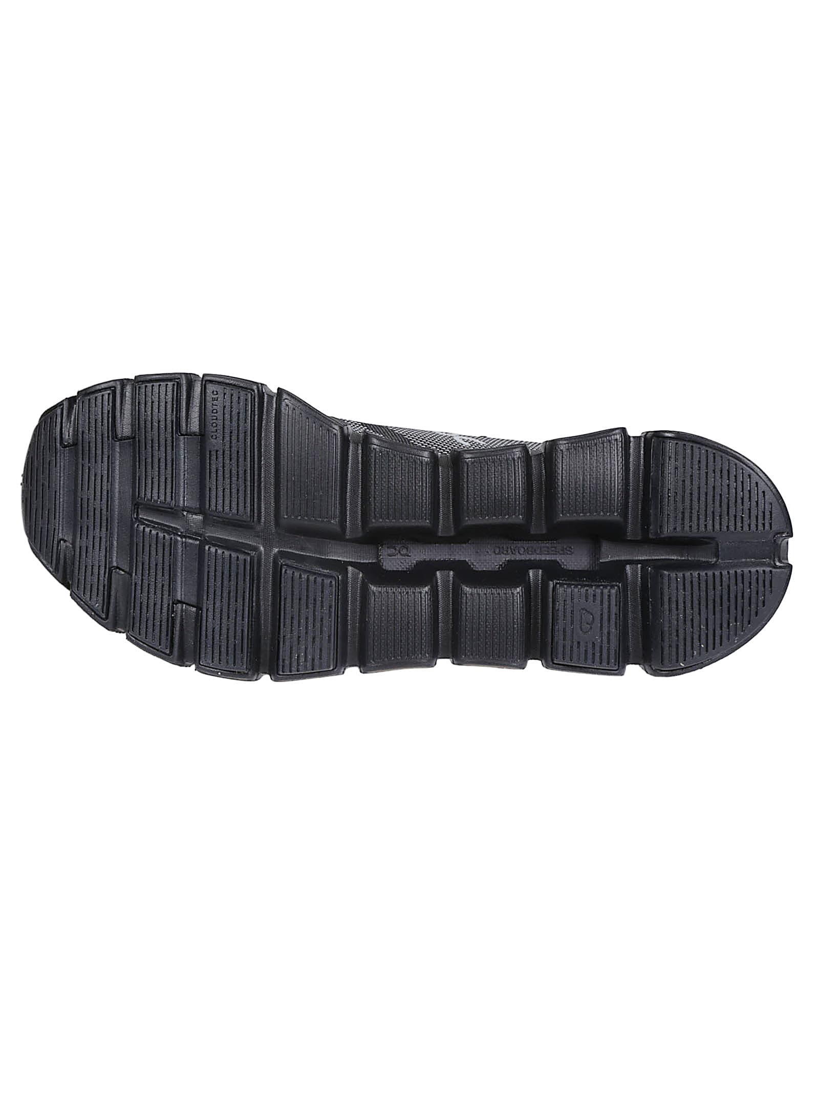 On Cloud 6 Versa Trainers In Black
