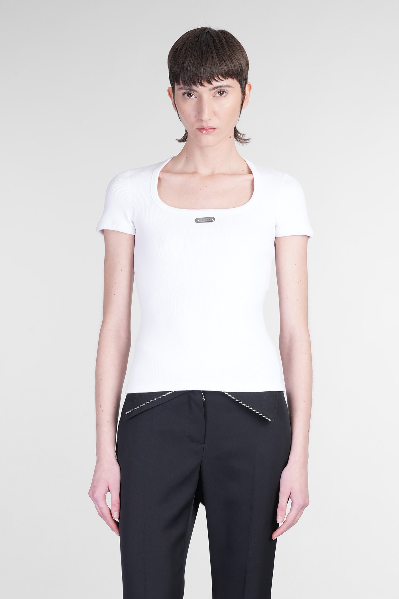 Alexander Mcqueen Logo-plaque Scoop-neck T-shirt In Multi
