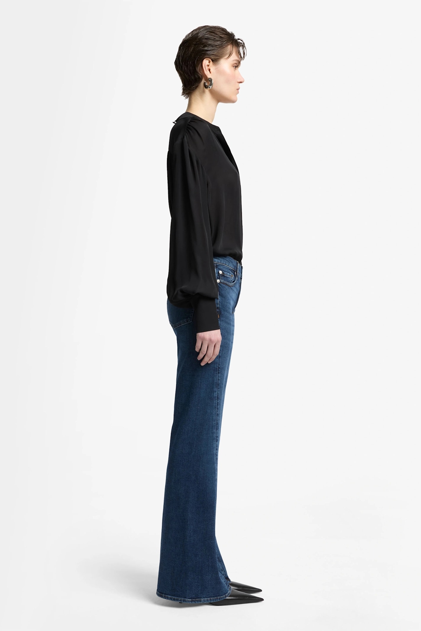 7 For All Mankind Dojo Tailorless Gilbert With Twisted Seam In Blue