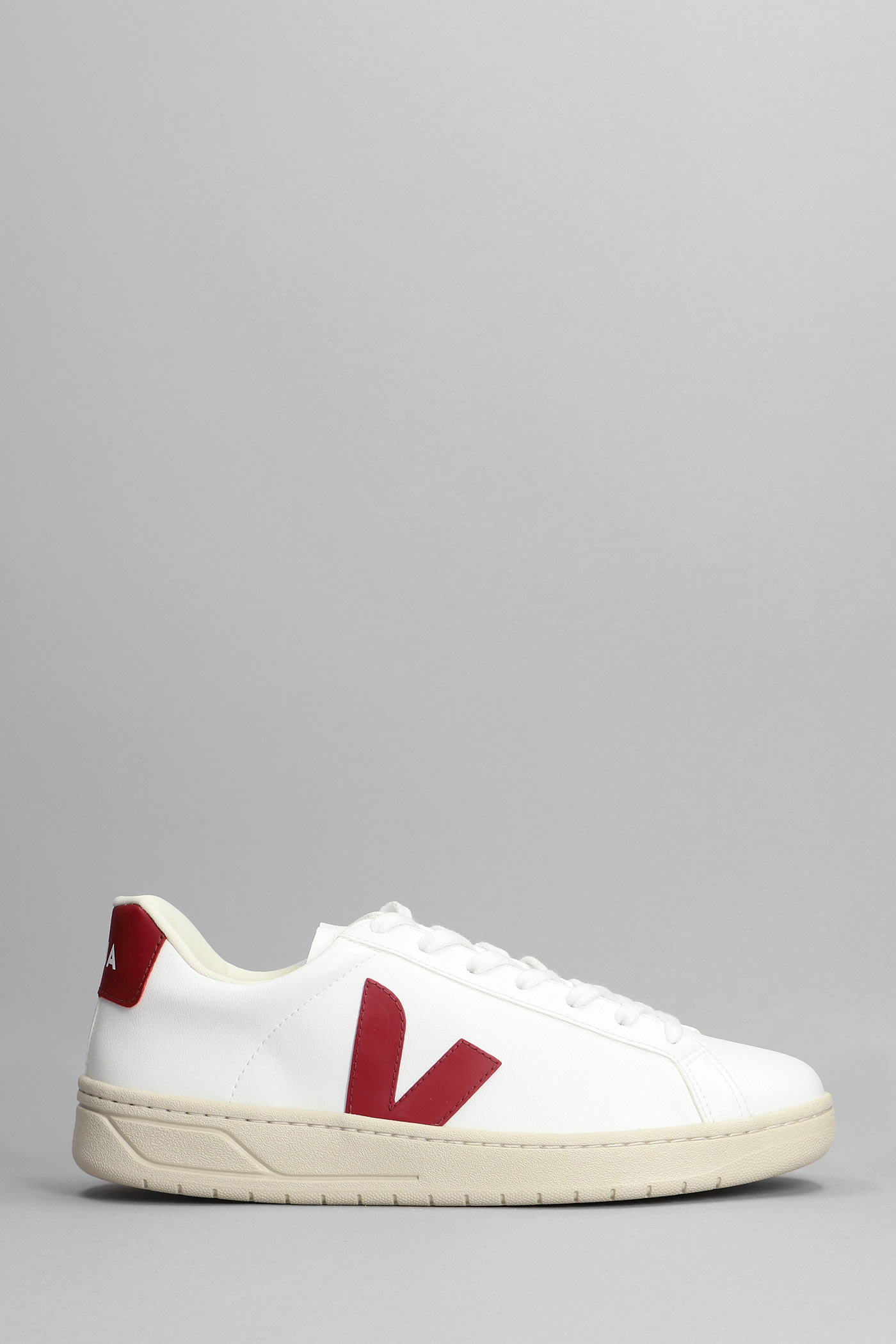 Veja Urca Cwl Sneakers In White Leather