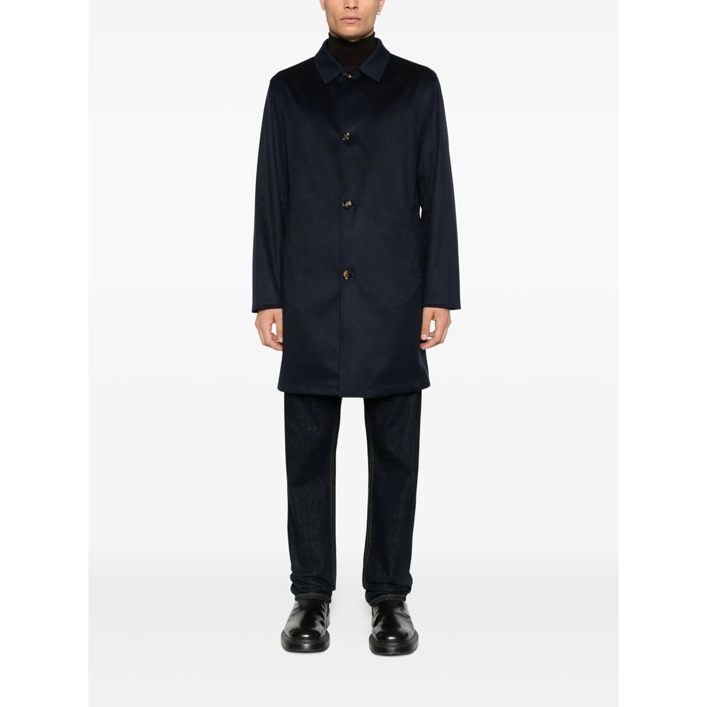 Kired Buttoned Coat In Black