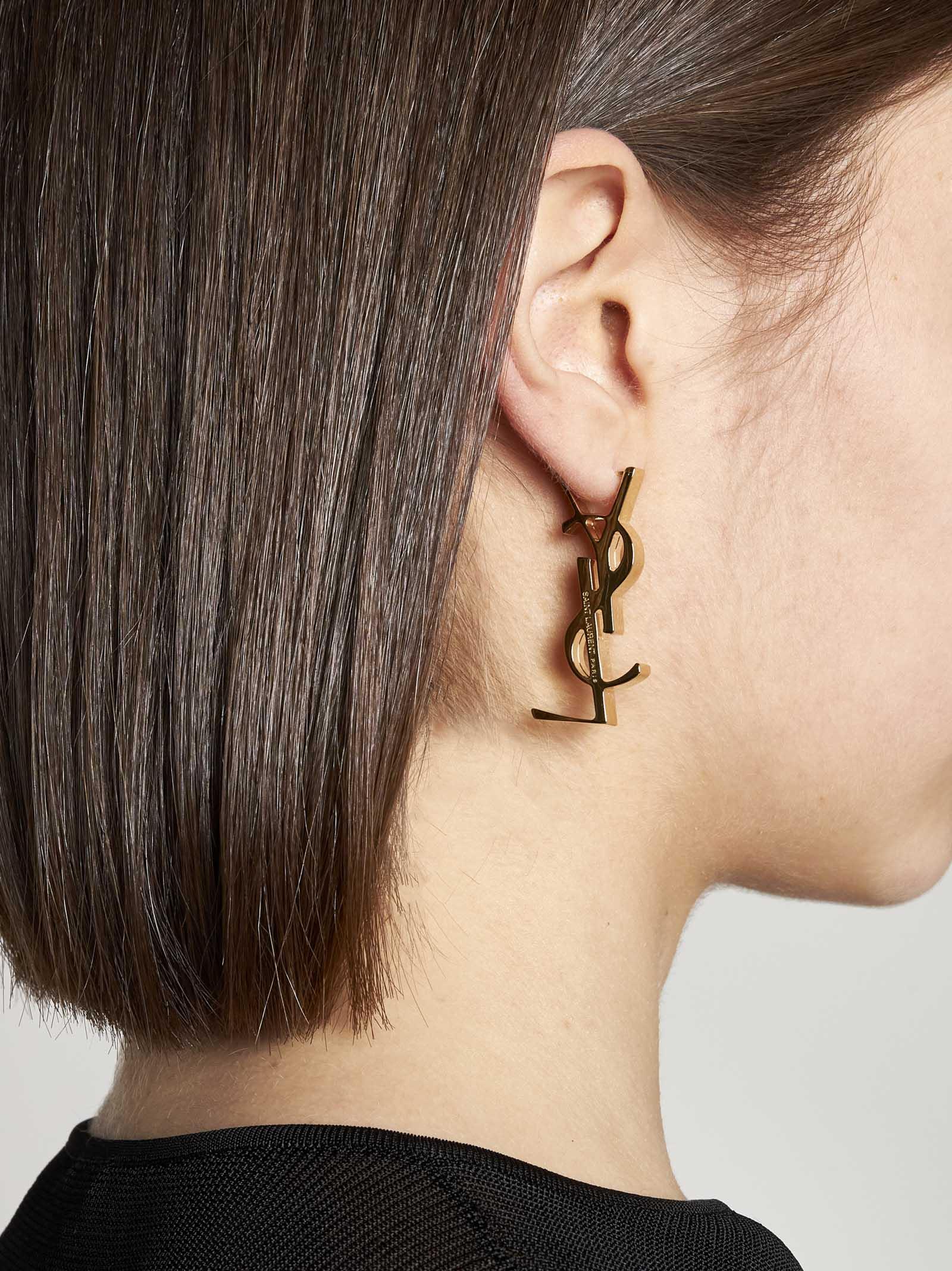 Shop Saint Laurent Ysl Cassandre Single Earring In Oro