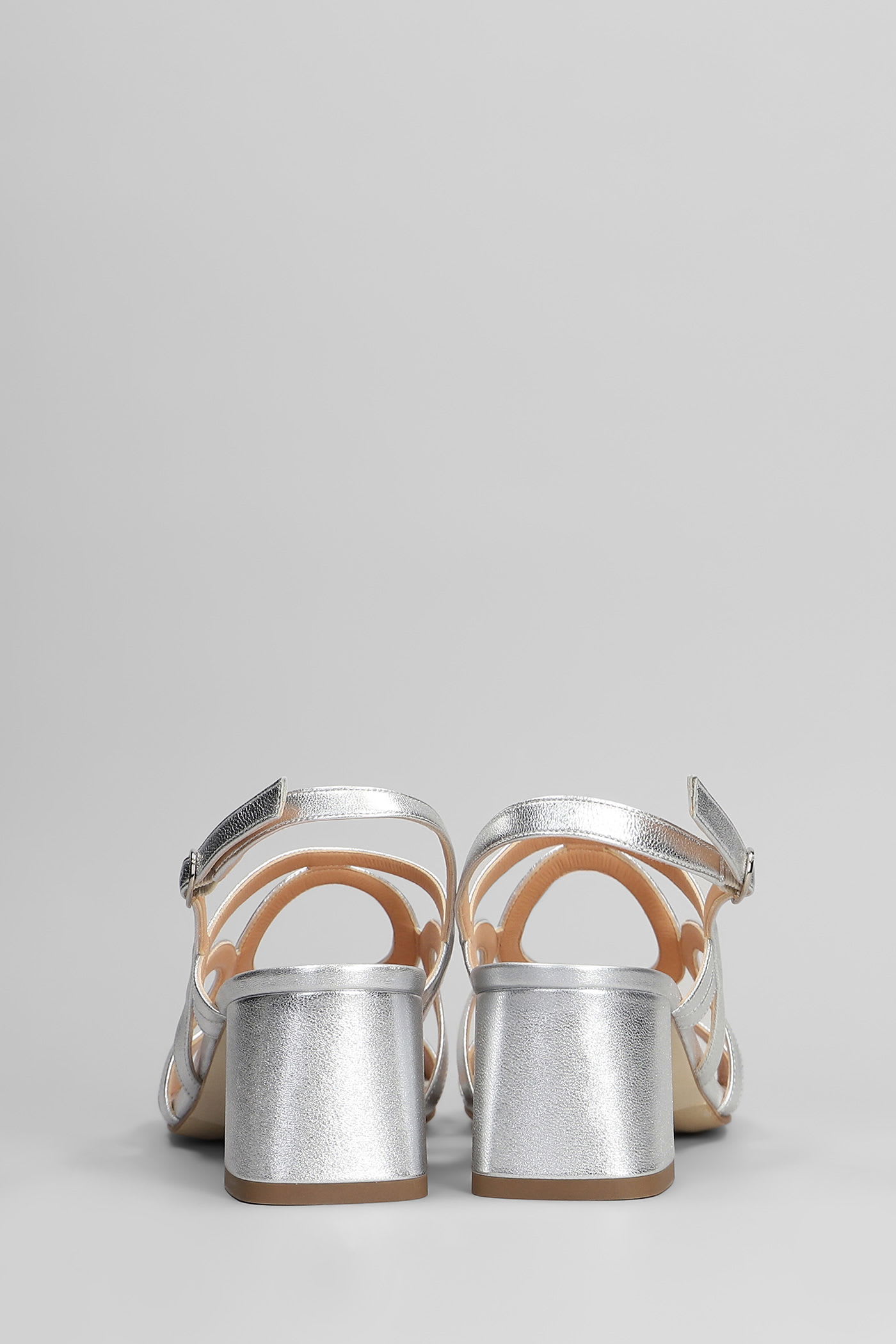 Julie Dee Pumps In Silver Leather