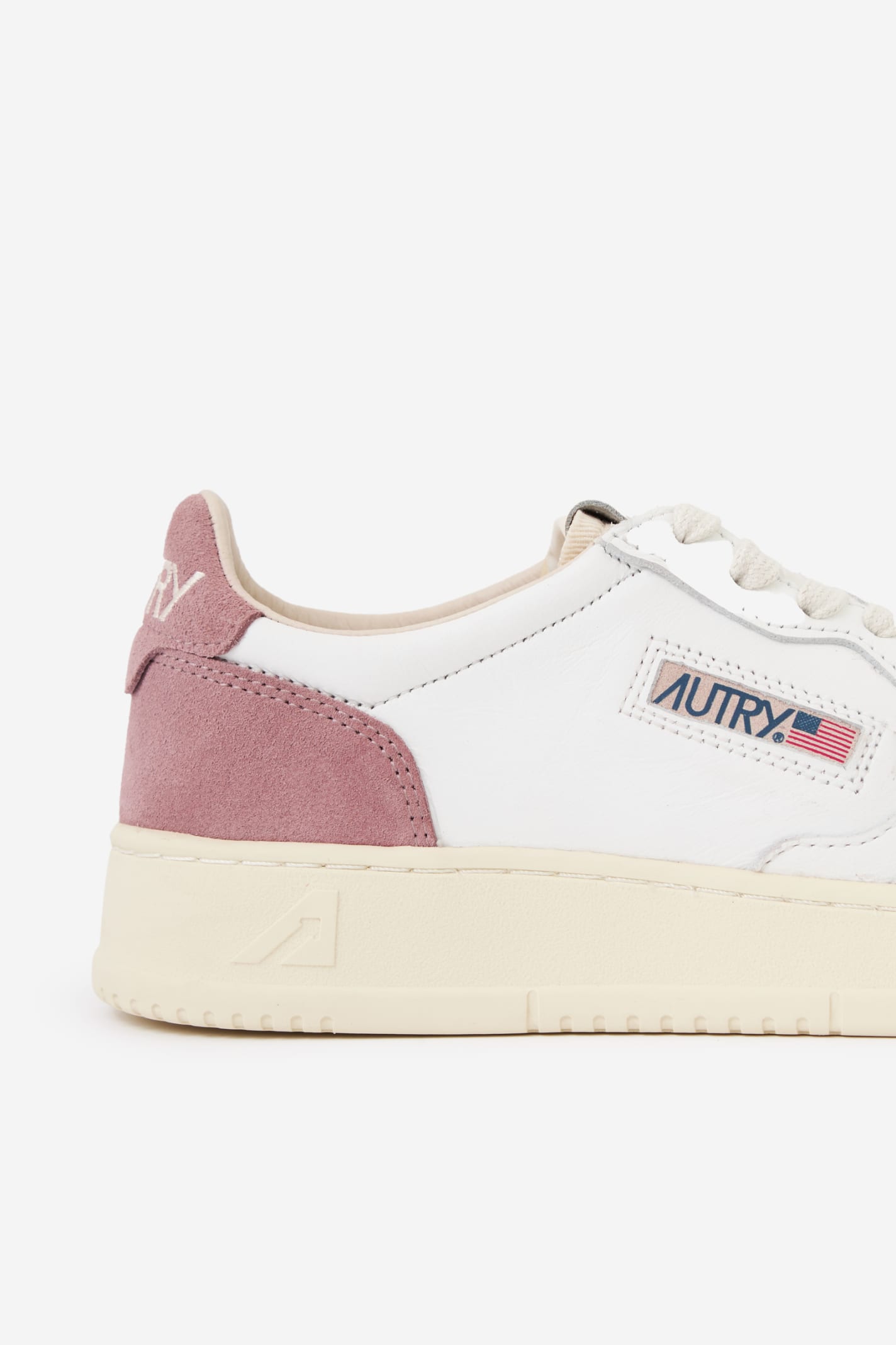 Shop Autry 01 Low Sneakers In White