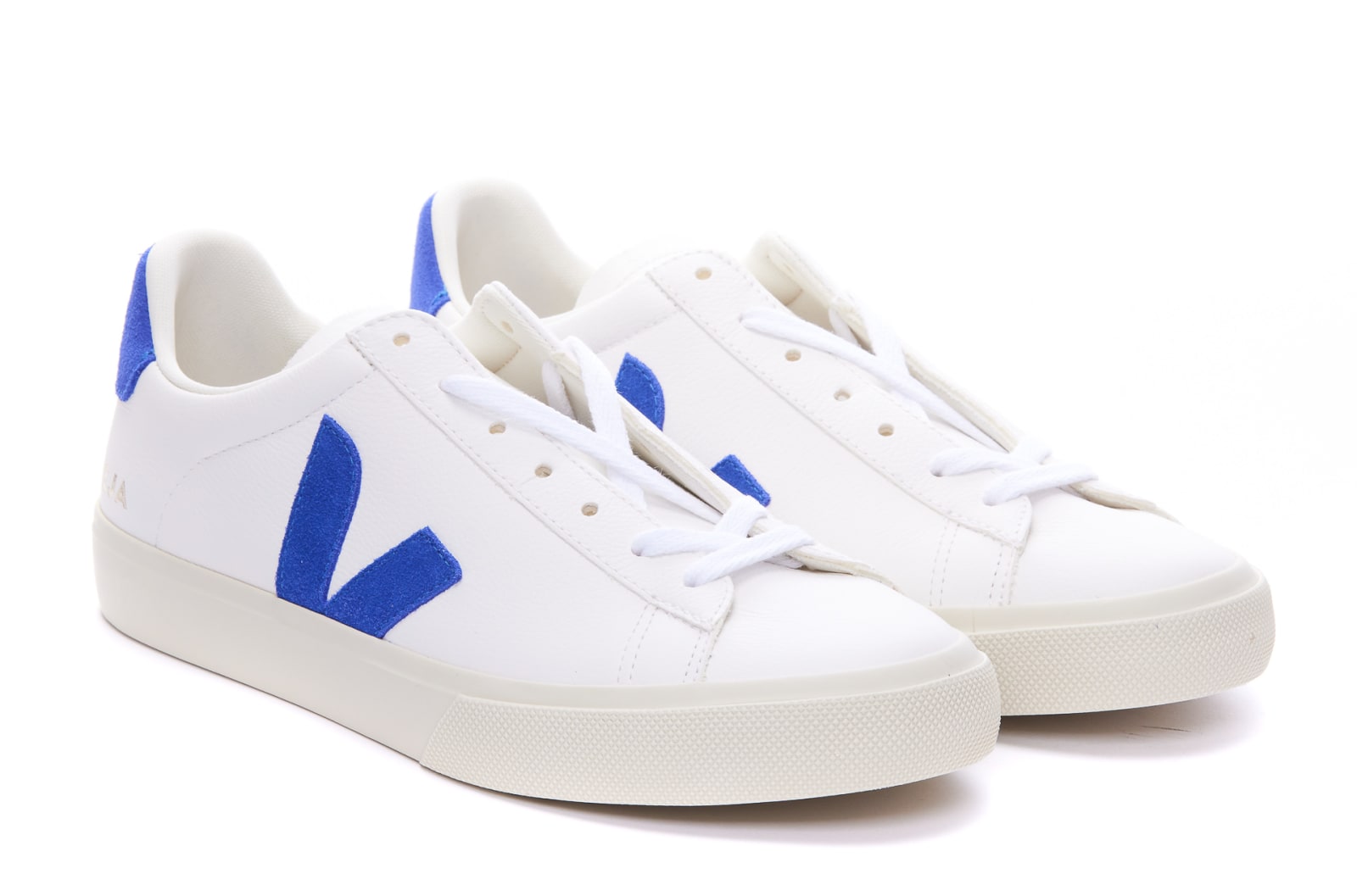 Shop Veja Campo Chromefree Sneakers In Extra White Paros