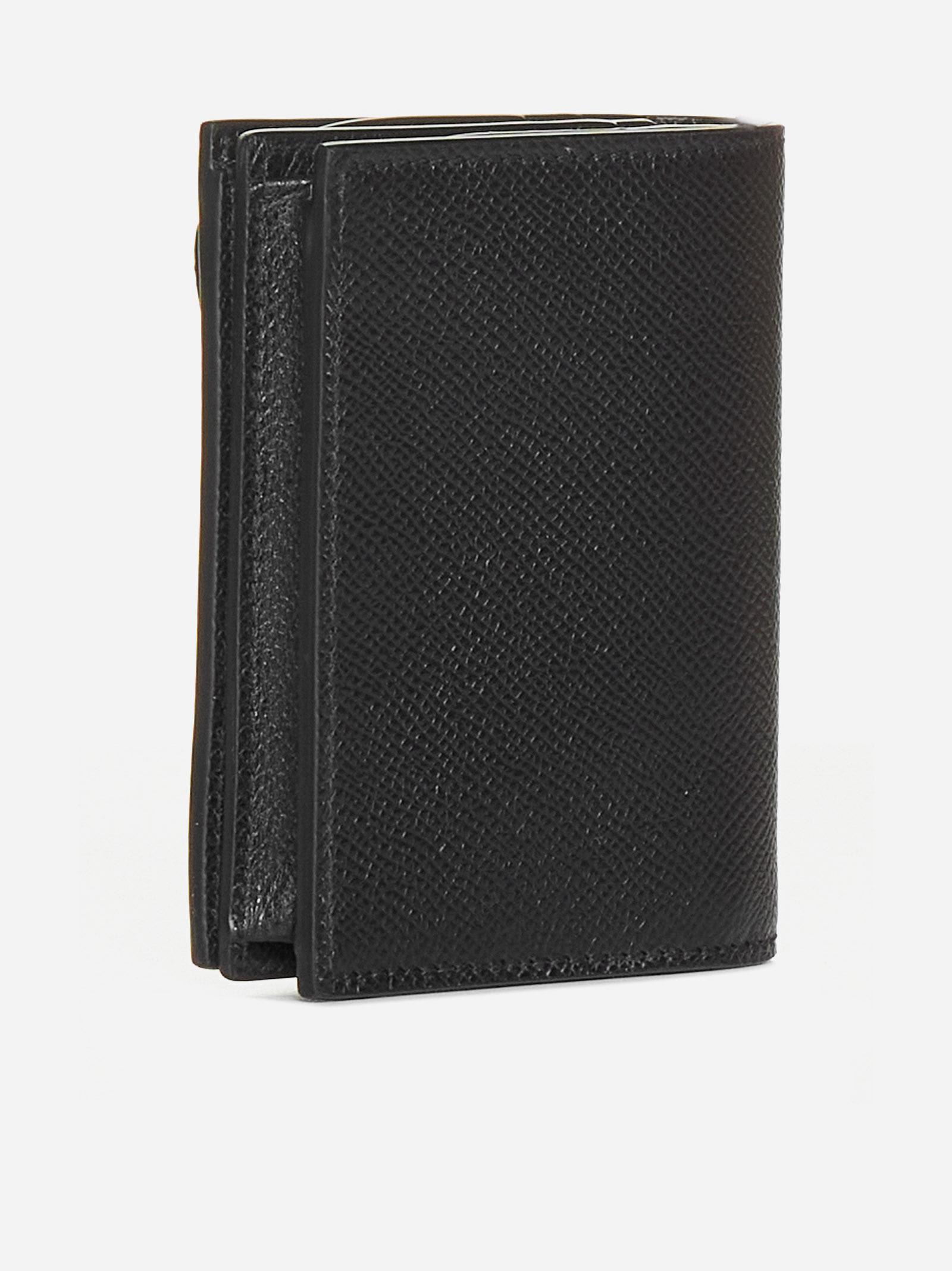 Shop Ferragamo Vara Leather Wallet In Black