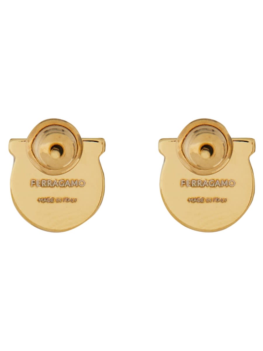 Ferragamo Circular Pearl Earrings With Brass Frame In Gold