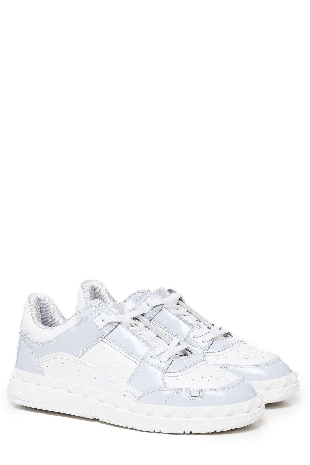 Valentino Freedots Low-top Sneaker In Calfskin In Ice Grey Bianco Bianco Bianco