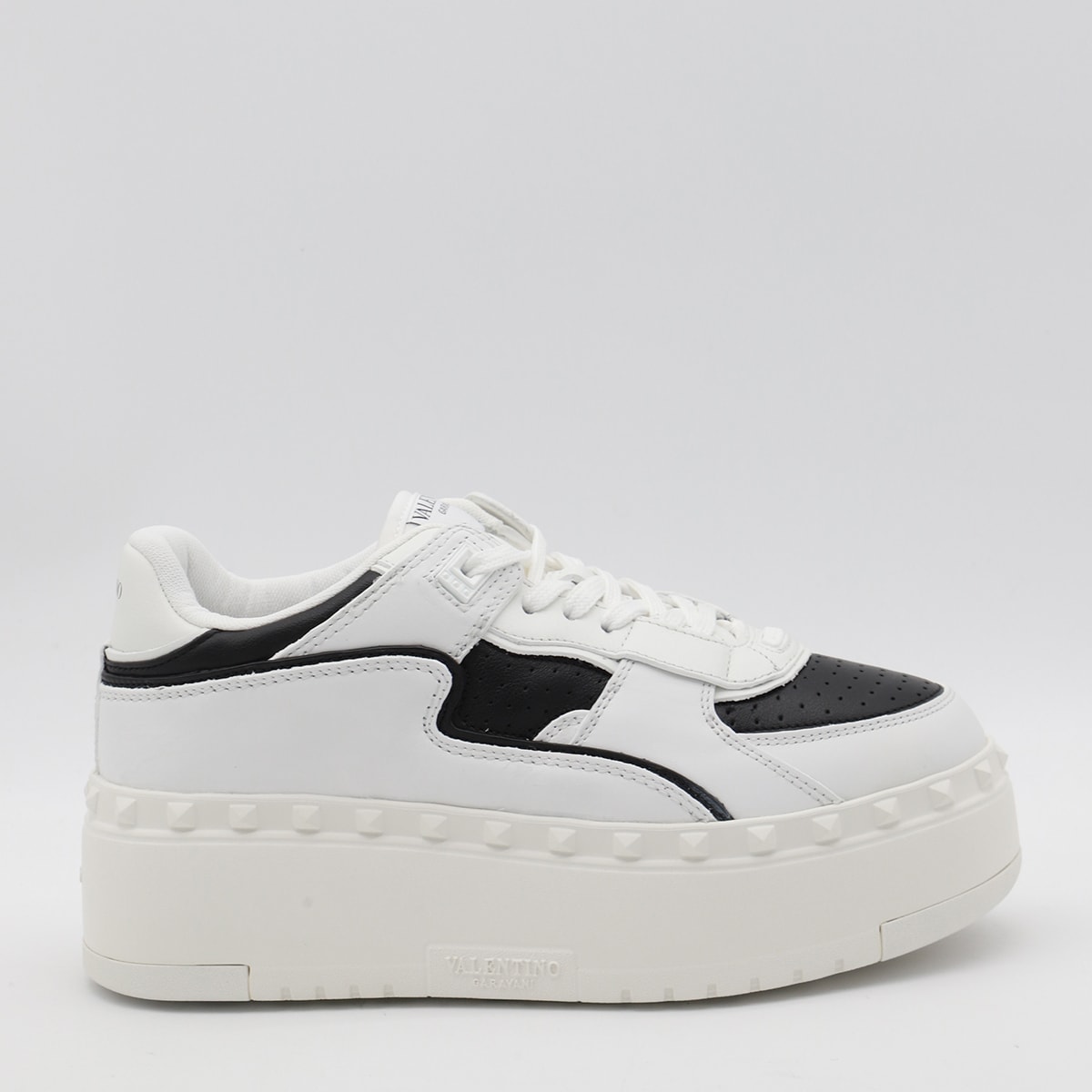 Shop Valentino White And Black Leather Sneakers