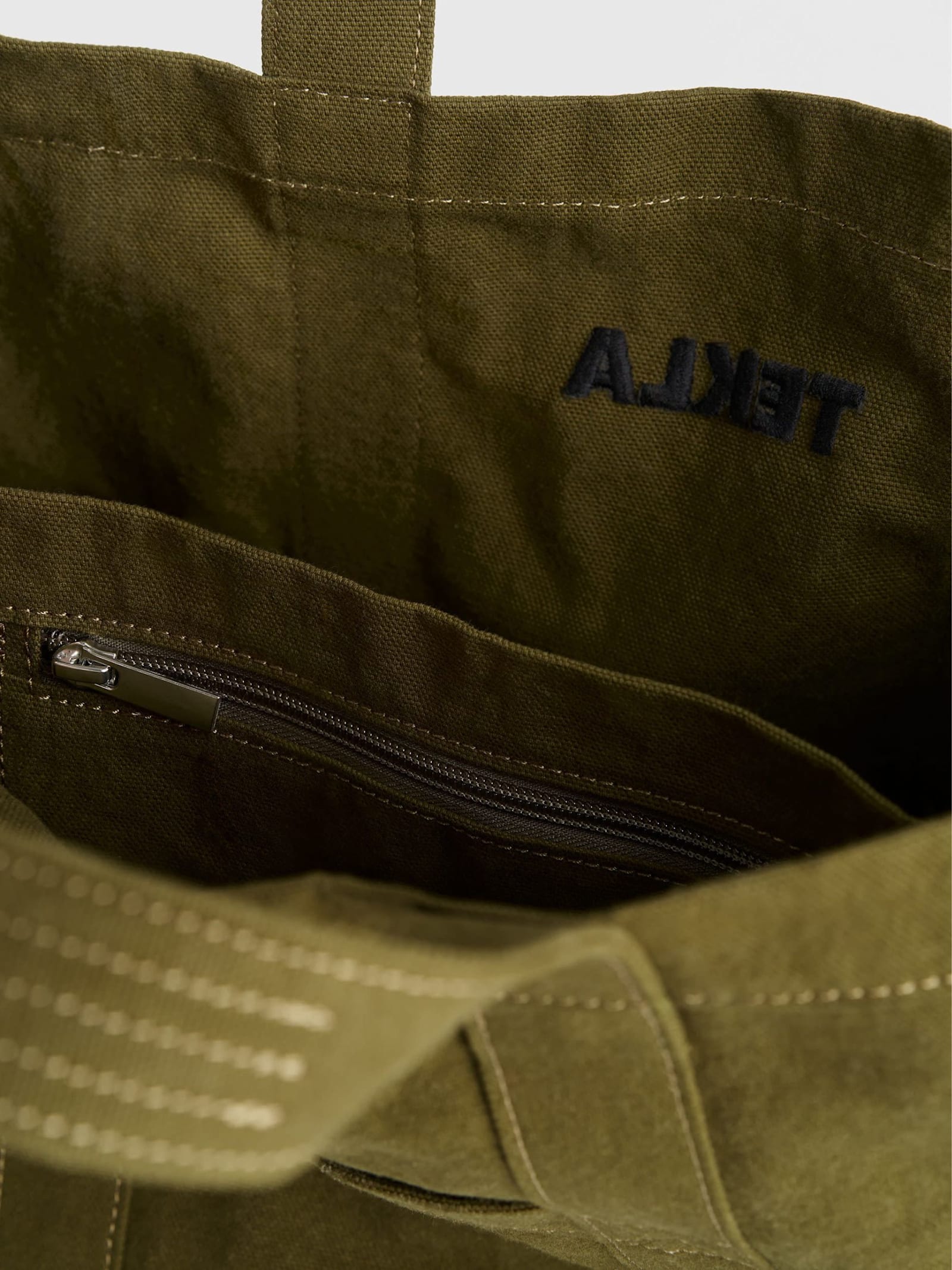 Tekla Shoulder Bag With Strap And Handles In Green