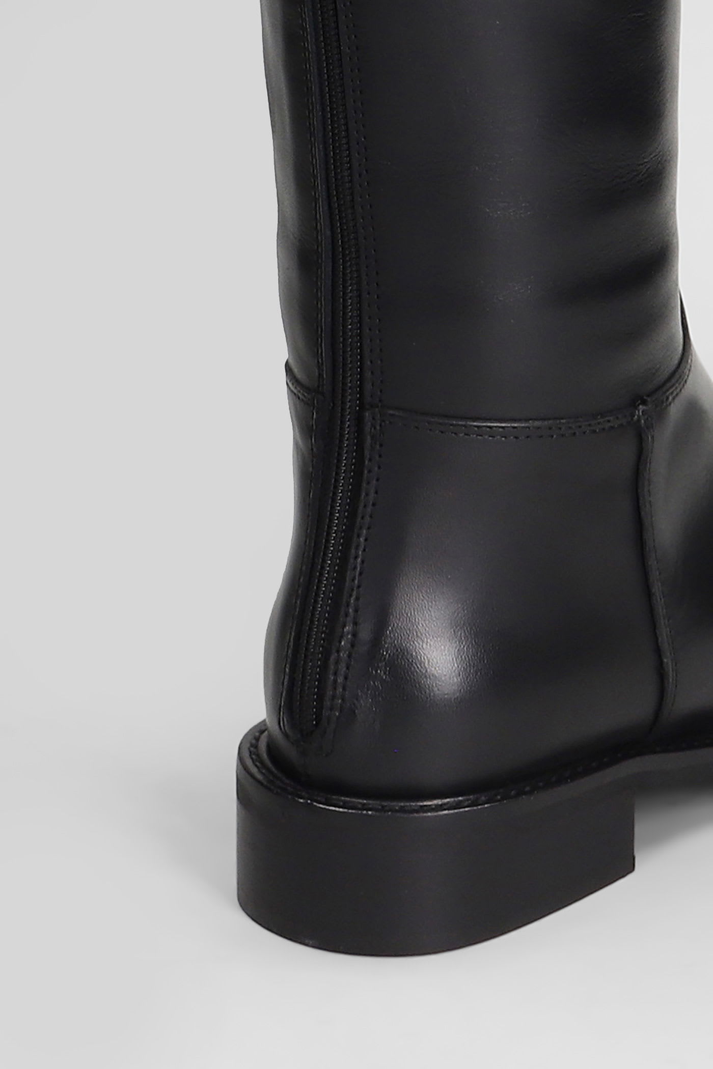 Julie Dee Low Heels Boots In Black Leather In Black