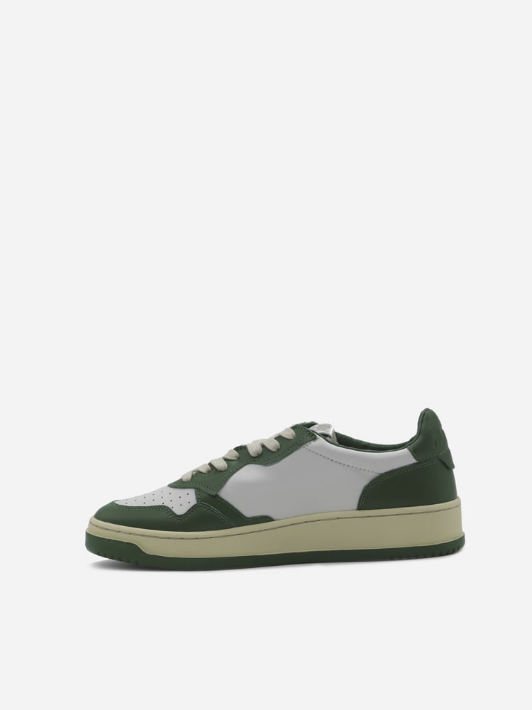 Shop Autry Sneakers Medalist Wb03 In Wht/green