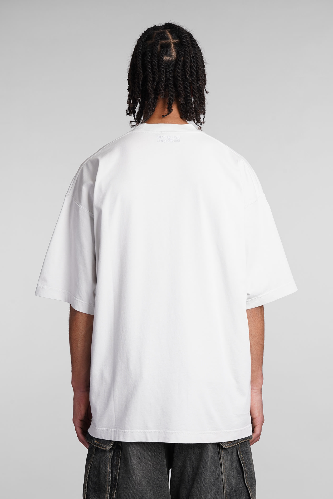 Shop Vetements T-shirt In Grey Cotton