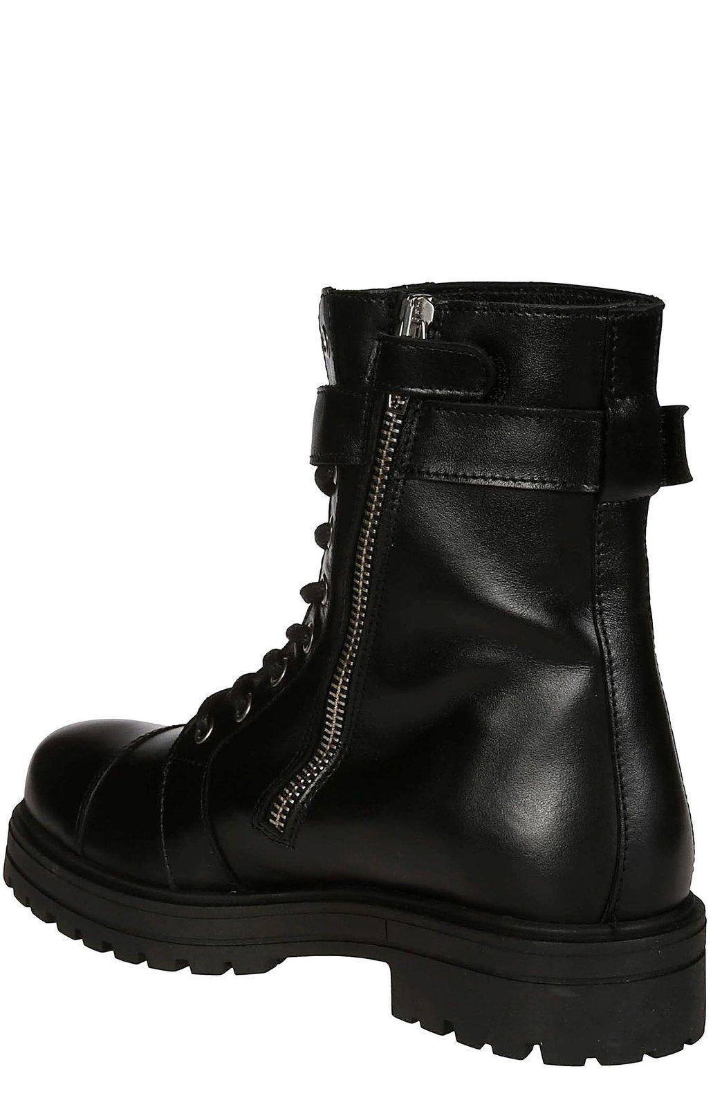 BALMAIN LOGO-PLAQUE ROUND TOE BOOTS