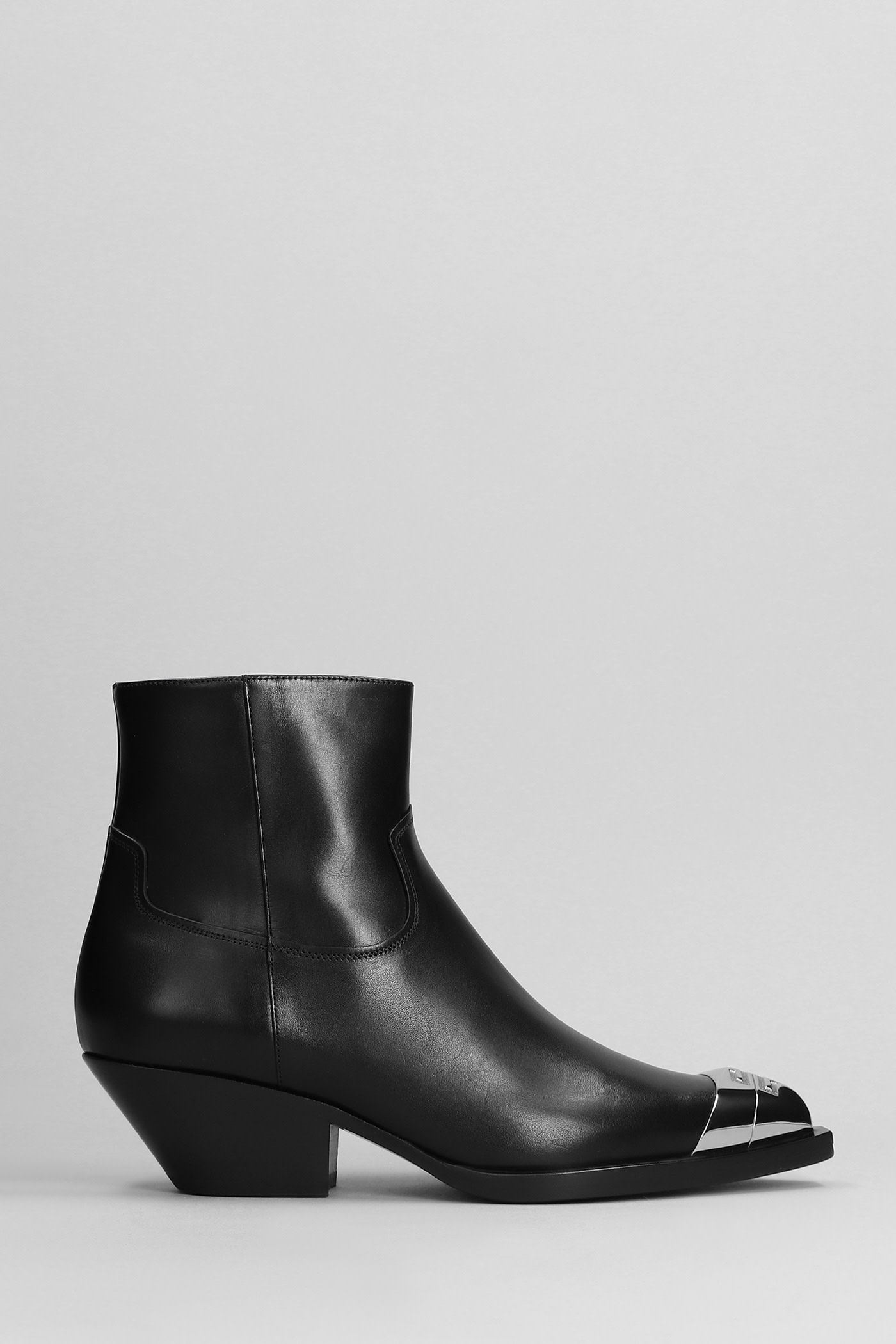 Low Heels Ankle Boots In Black Leather