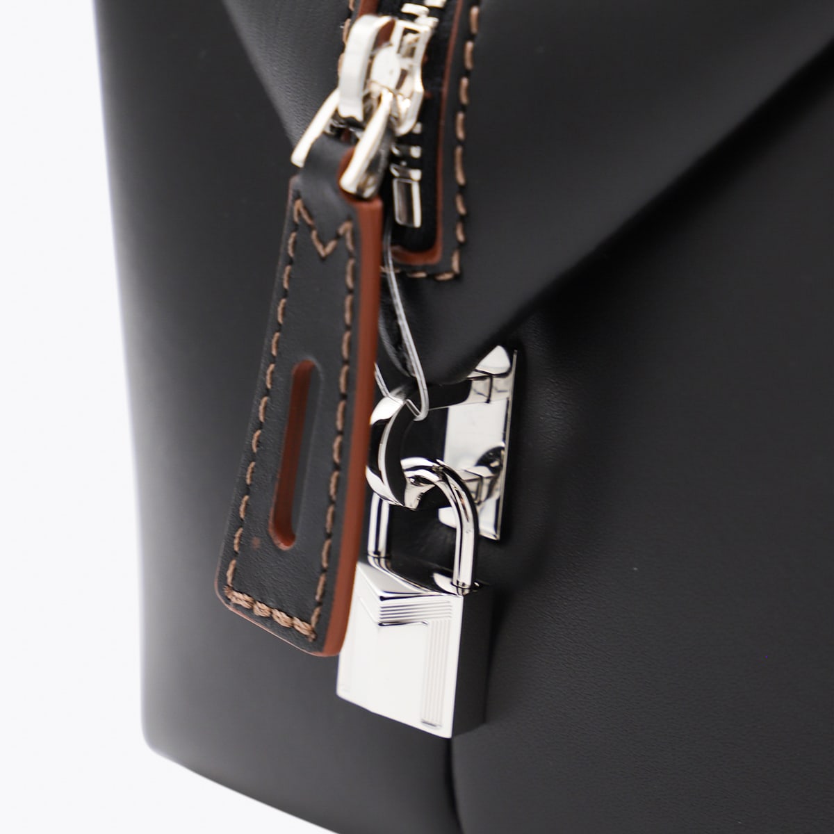 Max Mara Black Leather Holdallm Top Handle Bag In Black