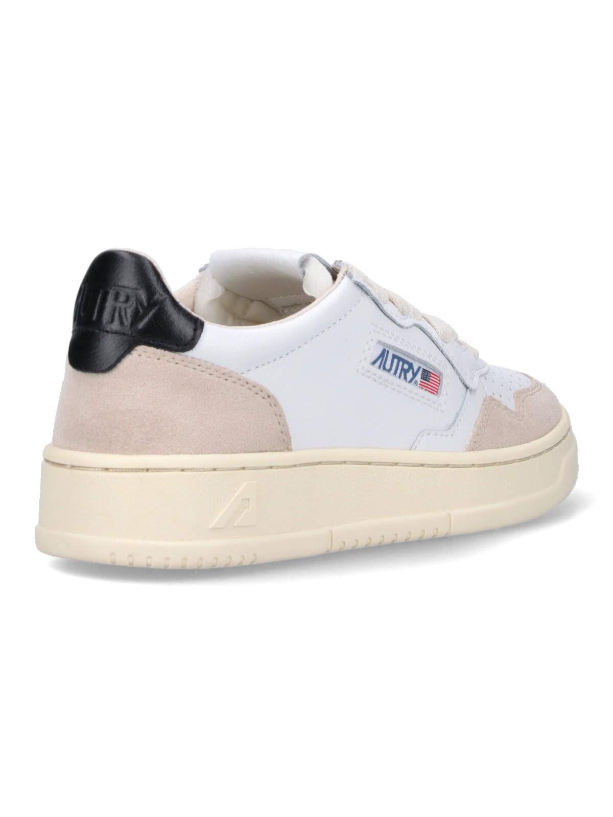 Shop Autry Low Medalist 01 Sneakers In White