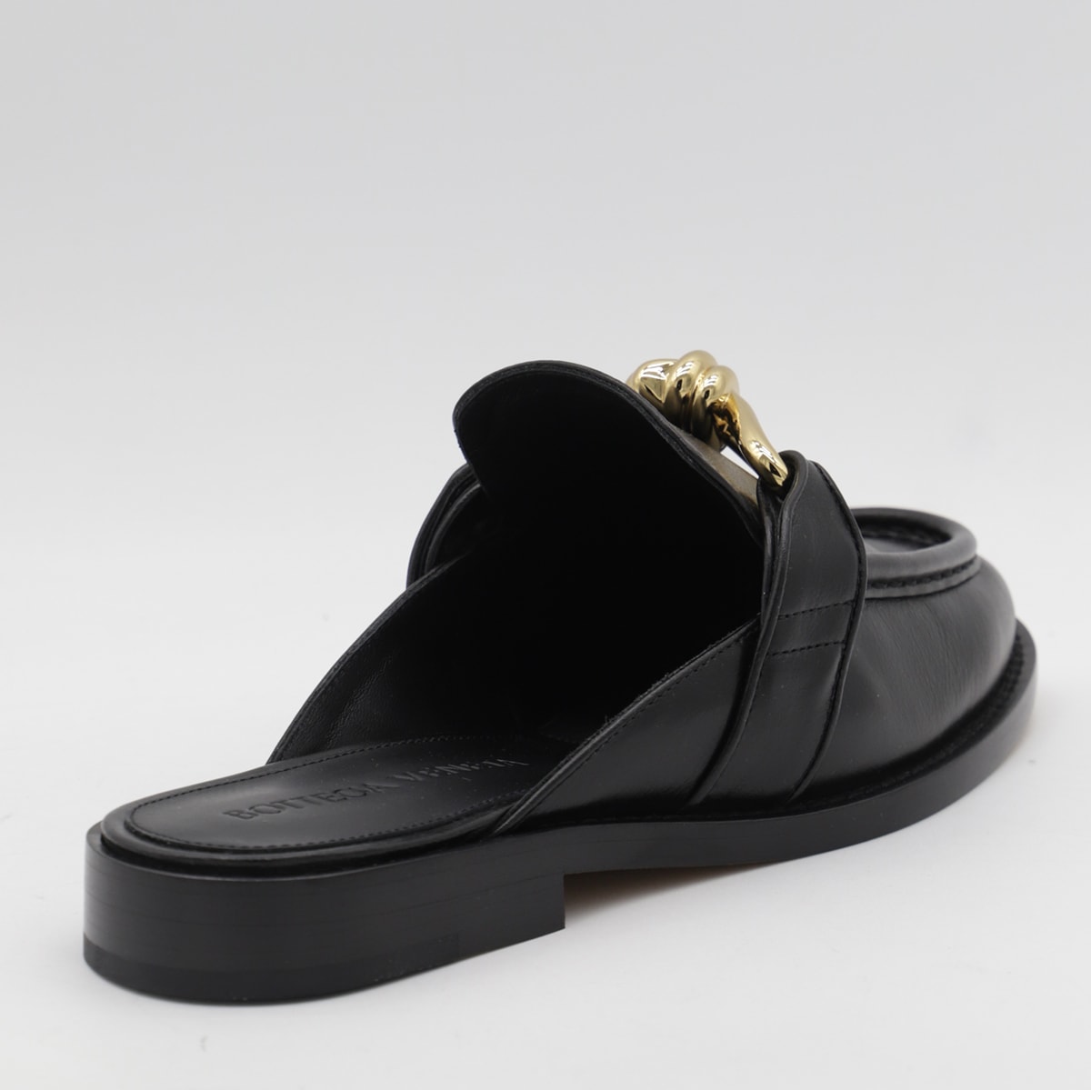 Bottega Veneta Black Leather Flats In Black