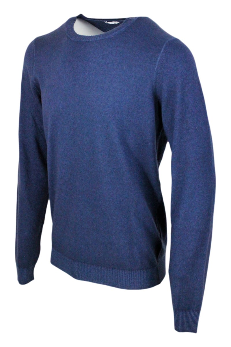 Shop Malo Lightweight Crew-neck Long-sleeved Sweater Made Of Garment-dyed Soft Light Cashmere In Blu
