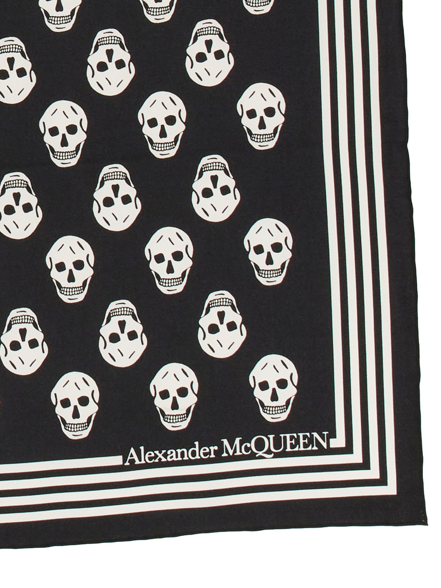Alexander Mcqueen Skull Silk Foulard In Black