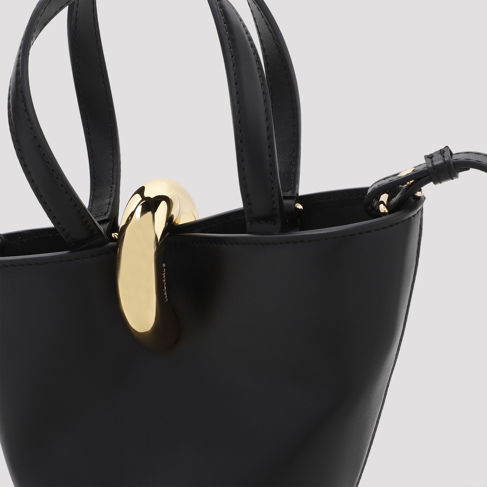 Jacquemus Le Petit Bambola Handbag In Black