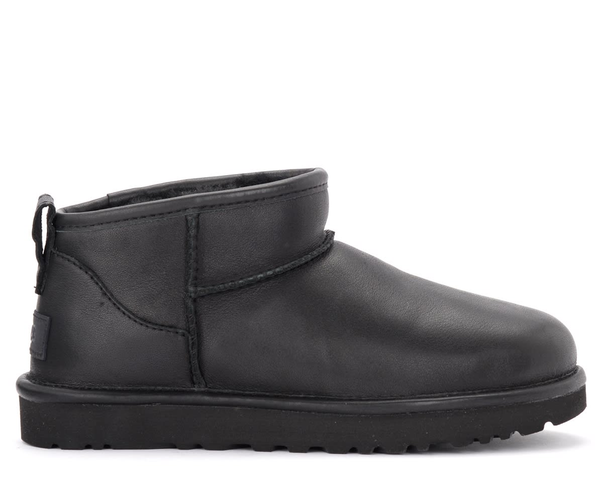 Ugg Classic Ultra Mini Ankle Boot Made Of Black Leather